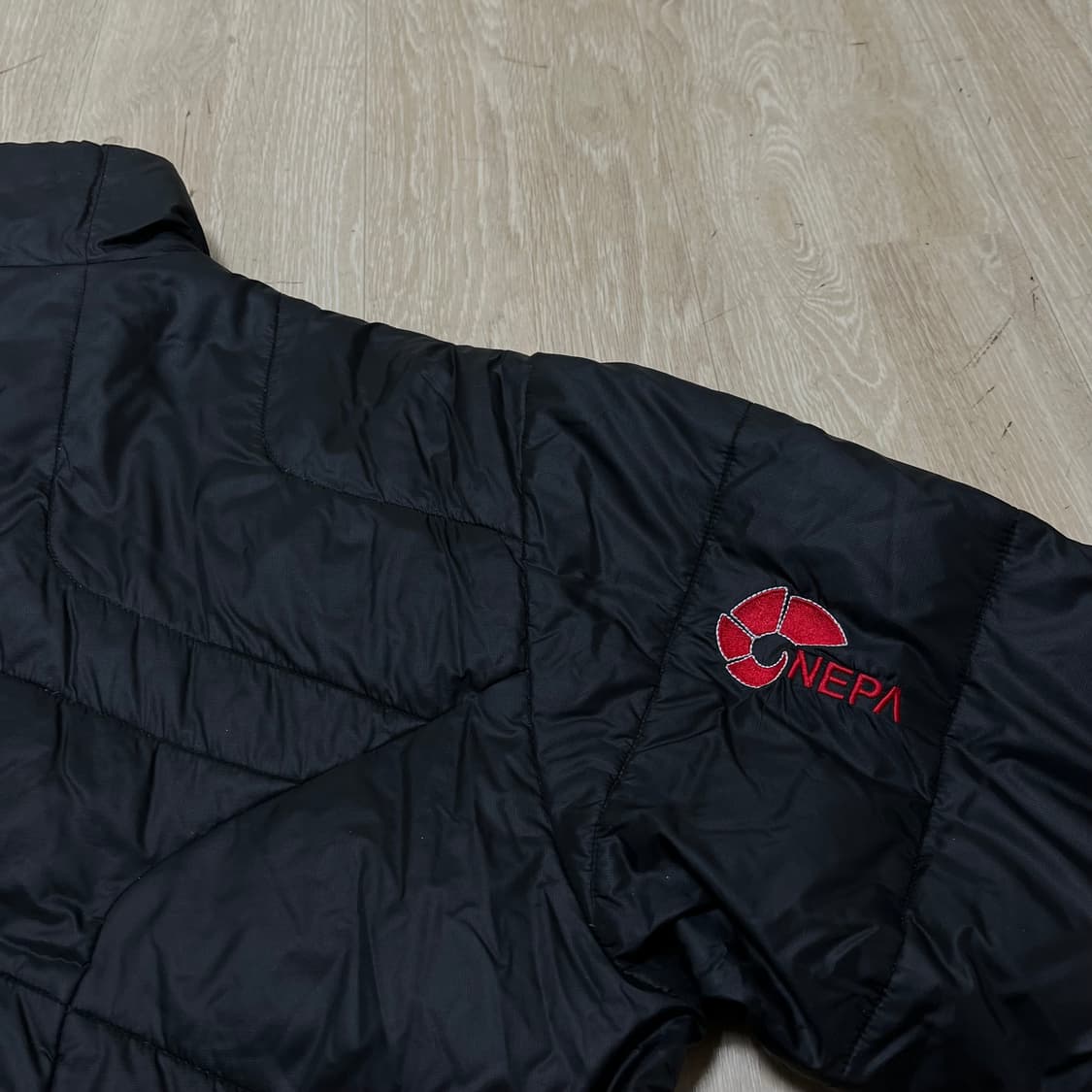 네파 덕다운 스탠드넥 경량패딩 M/95 상품이미지7