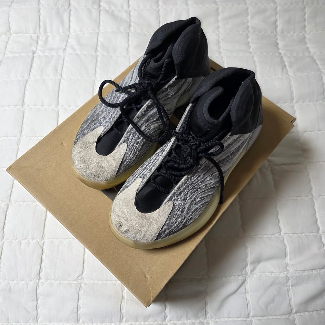 (중고) 아디다스 이지 퀀텀 라이프스타일 280사이즈 상품이미지1