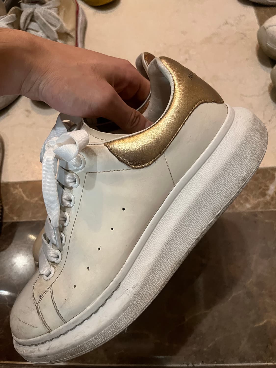 알렉산더 맥퀸 골드 40.5 (급처) 상품이미지4