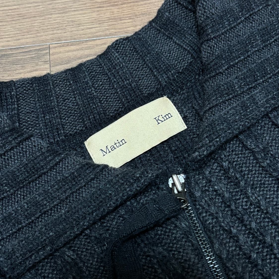 마뗑킴 케이블 니트 투웨이 집업 블랙 상품이미지8