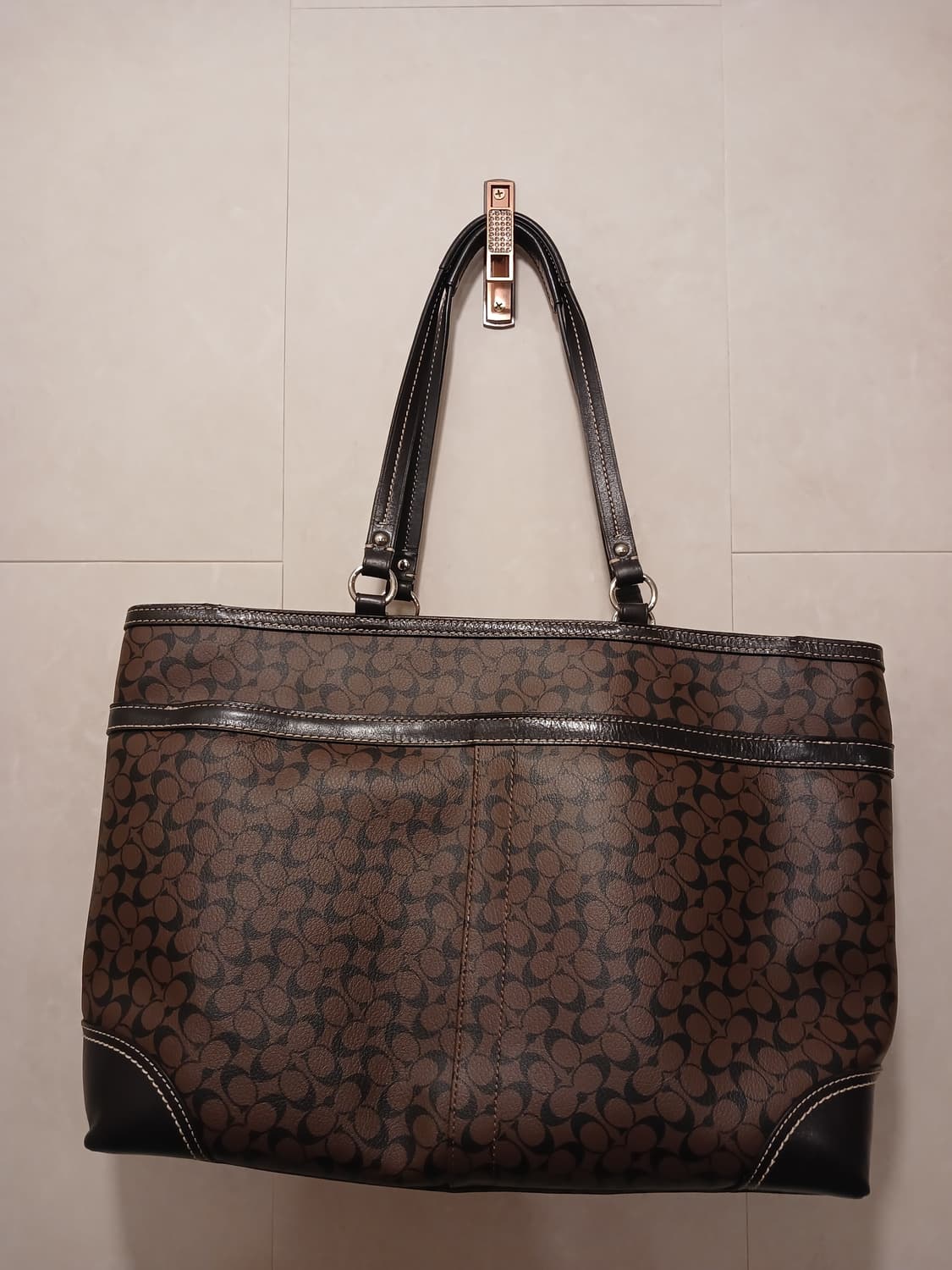 코치 정품 여성 시그니처 브라운 숄더백 상품이미지1