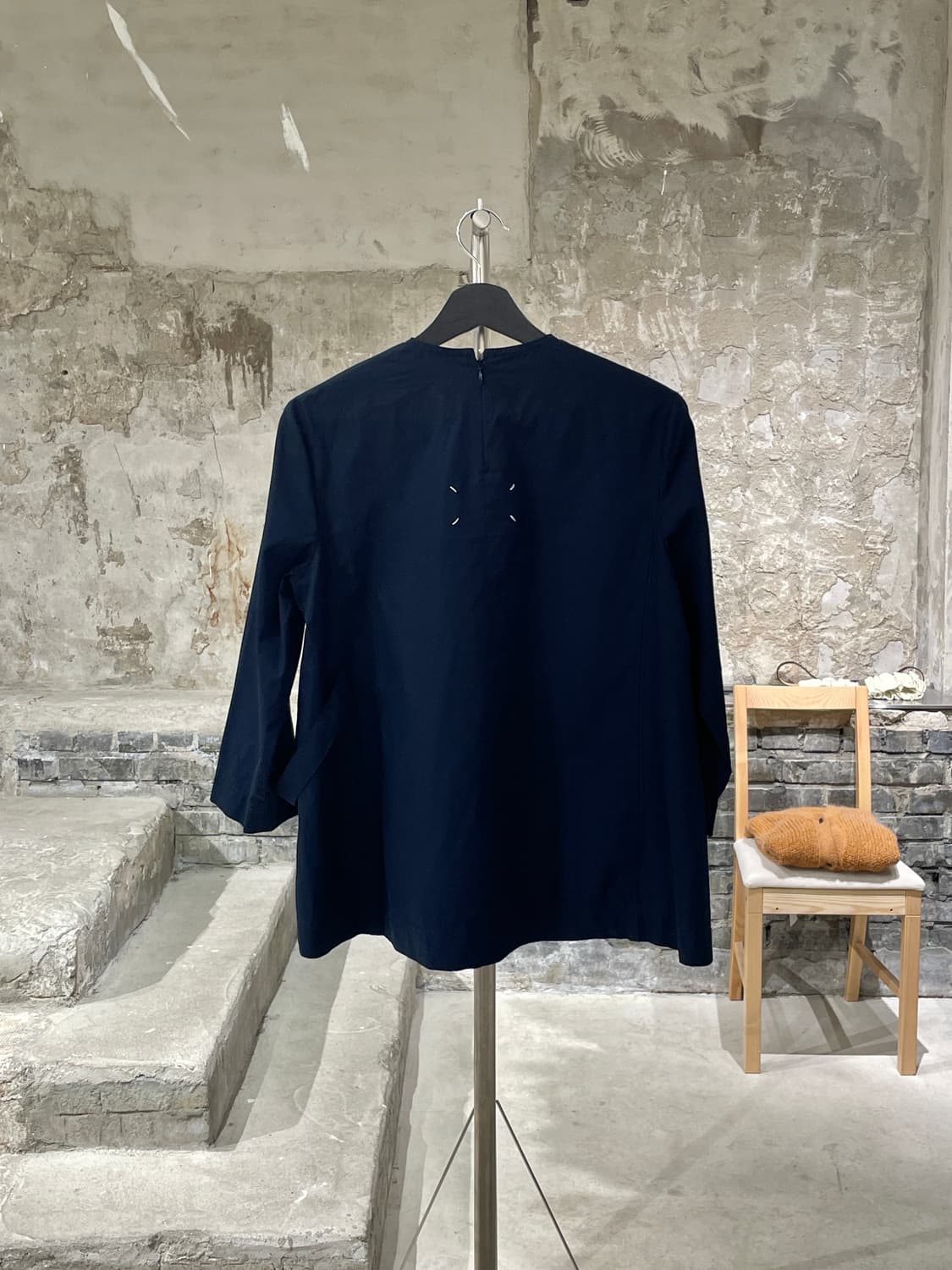 메종 마르지엘라 1 다크 네이비 싱글 포켓 백스티치 코튼 블라우스 상품이미지6