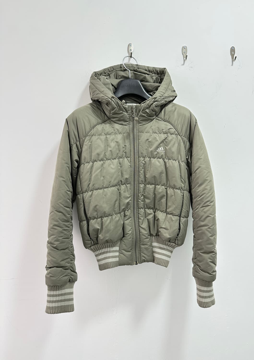 Adidas khaki shirring padding puffer 상품이미지4