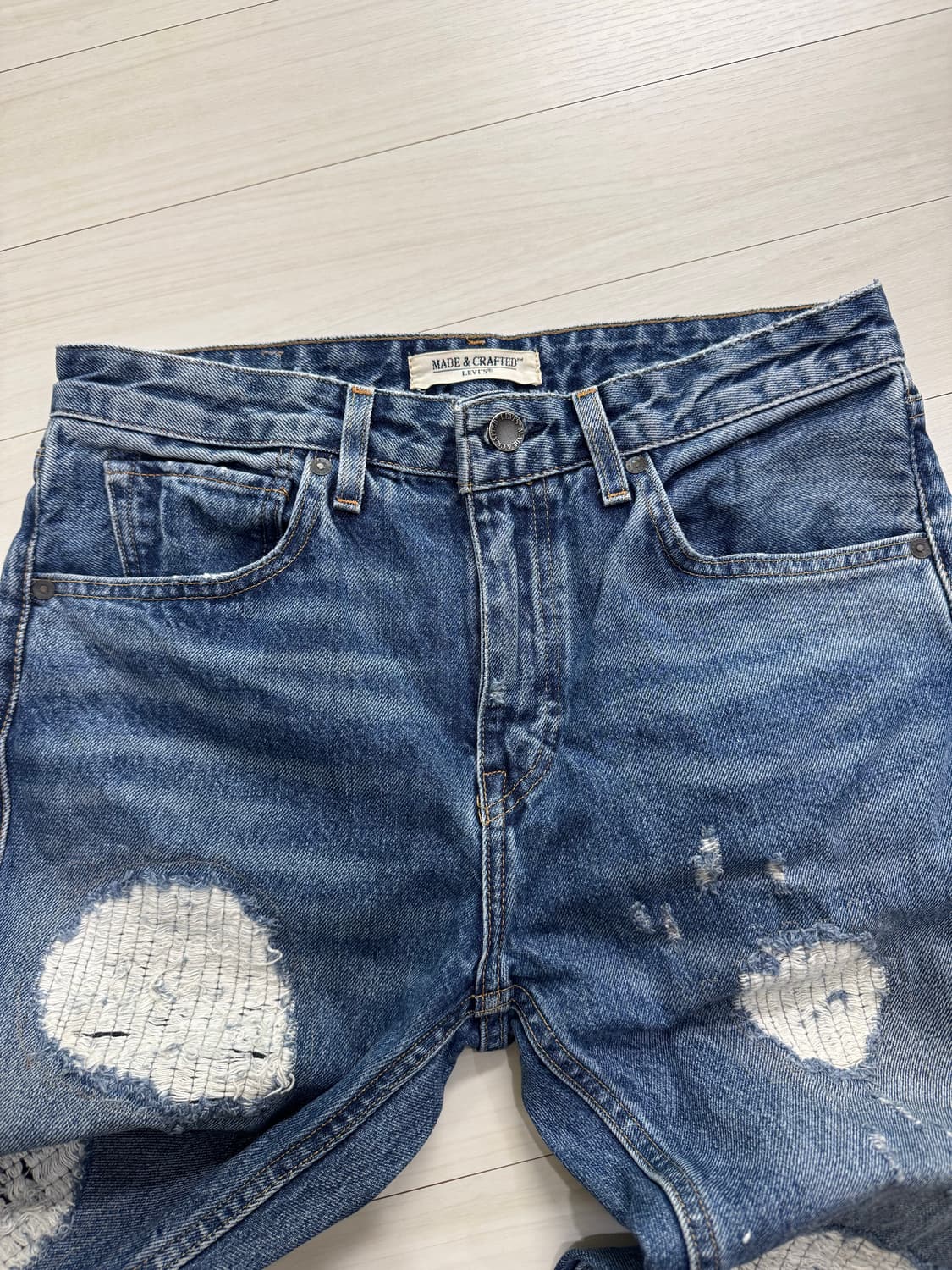 리바이스 MADE & CRAFT 블루탭 스크레치 데님 판매합니다. 상품이미지3