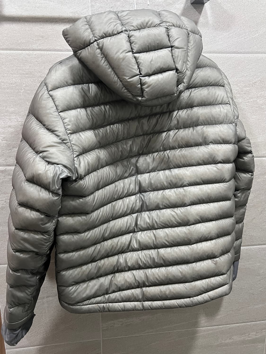 24fw 산산기어 경량패딩 그레이 1 상품이미지2