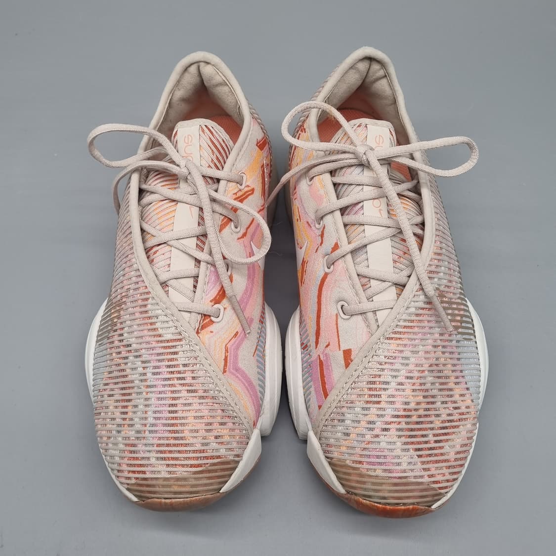 나이키 에어줌 슈퍼렛2 여성운동화235 상품이미지2