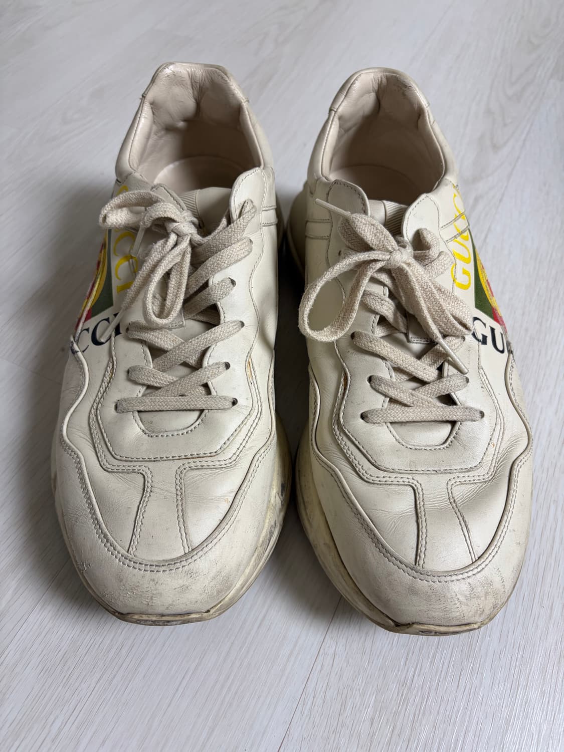 구찌 롸이톤 43 사이즈 팝니다 상품이미지2