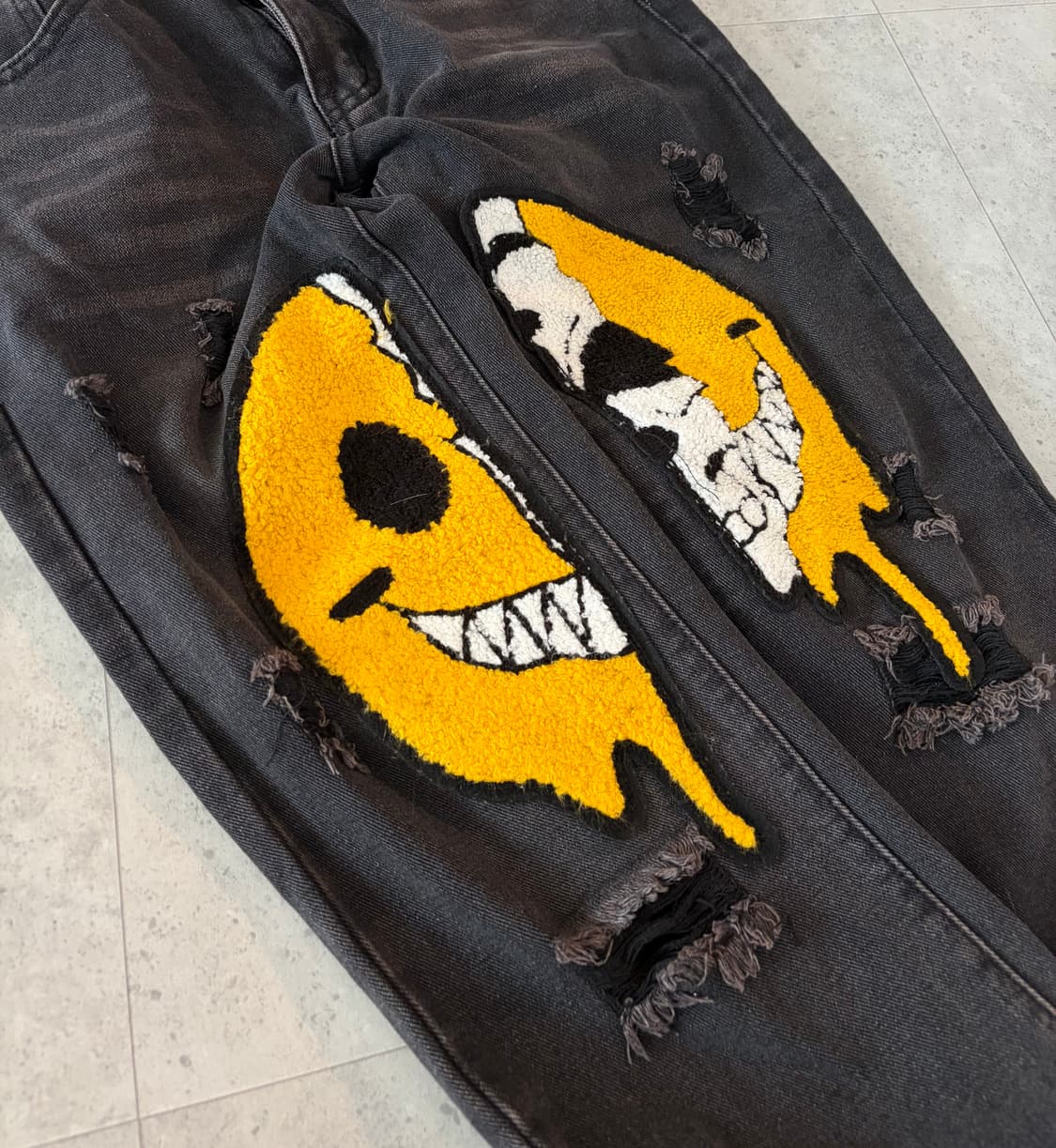 해골 자수 검정 데님팬츠 상품이미지3