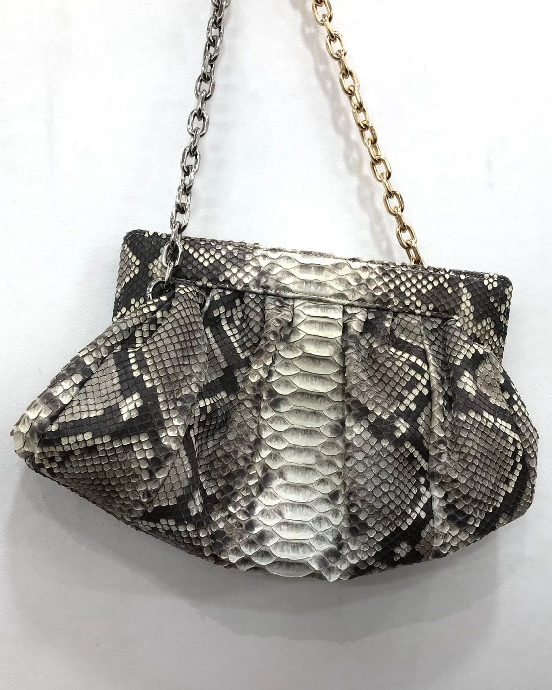 snakeskin texture chain shoulder bag 상품이미지5