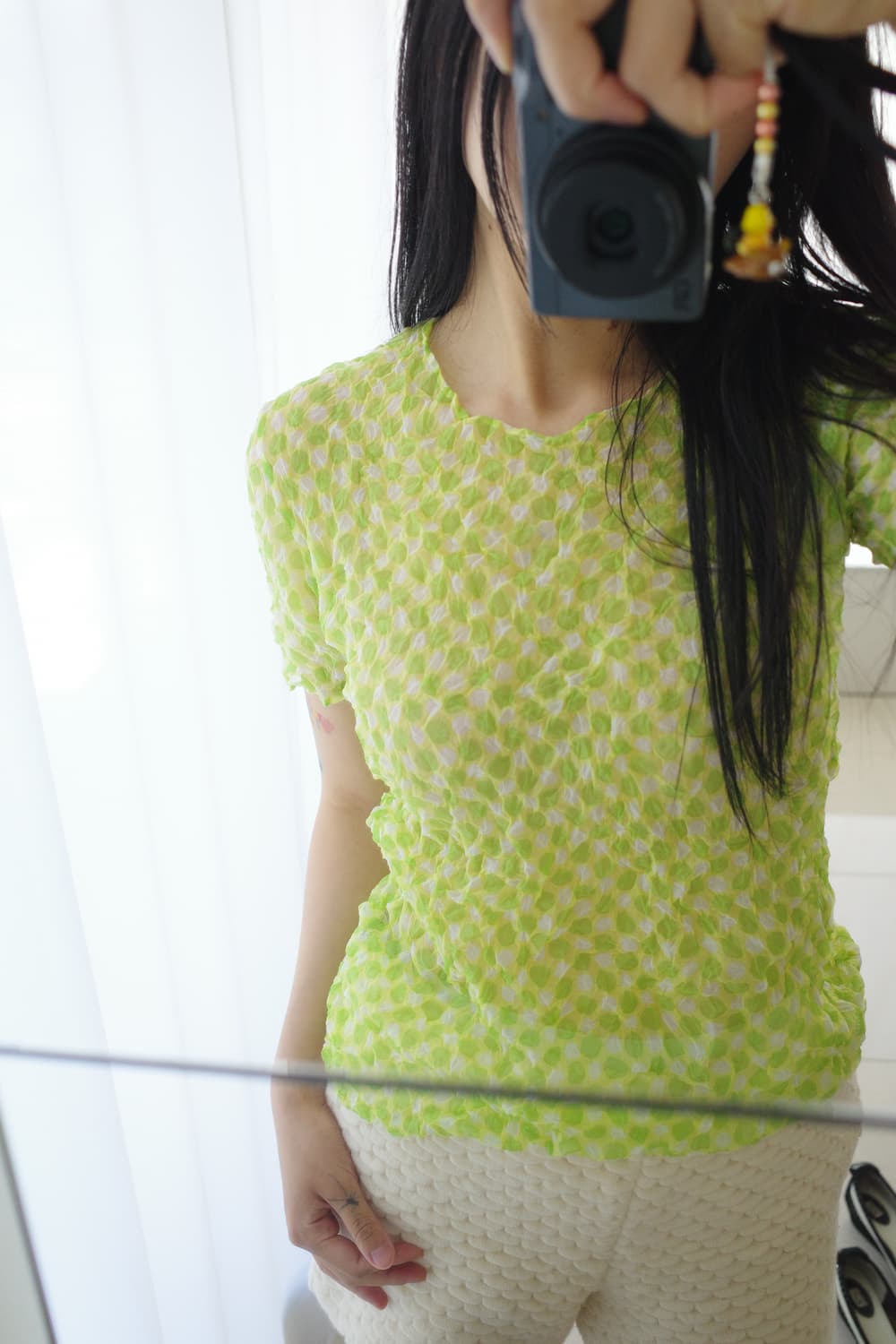Wrinkled lime green dot top 상품이미지2