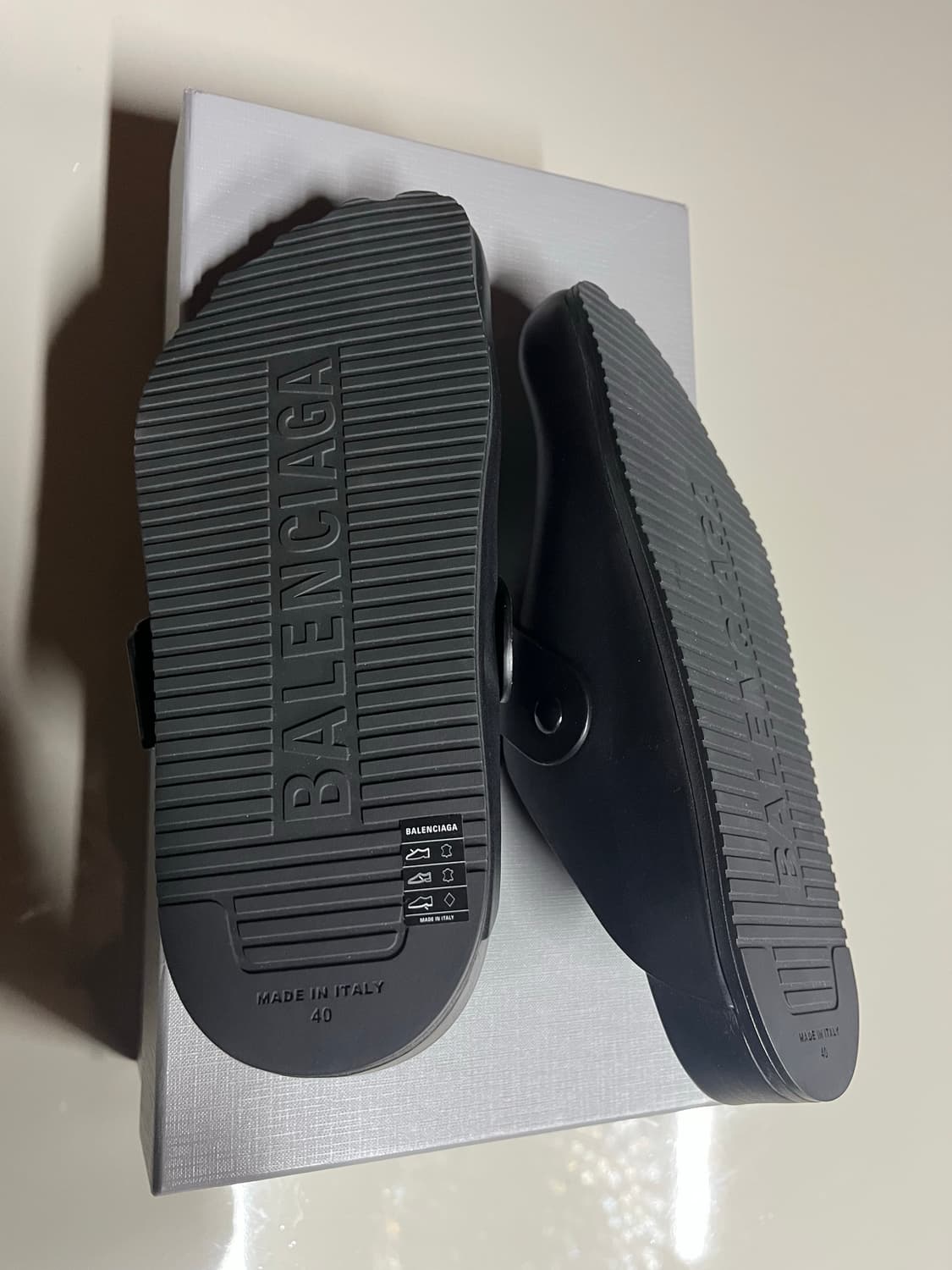 발렌시아가 24ss 선데이 뮬 카프스킨 40사이즈 상품이미지7