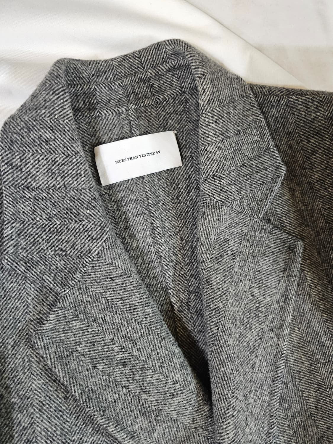 모어댄예스터데이 클래식 헤링본 핸드메이드 롱코트 상품이미지2