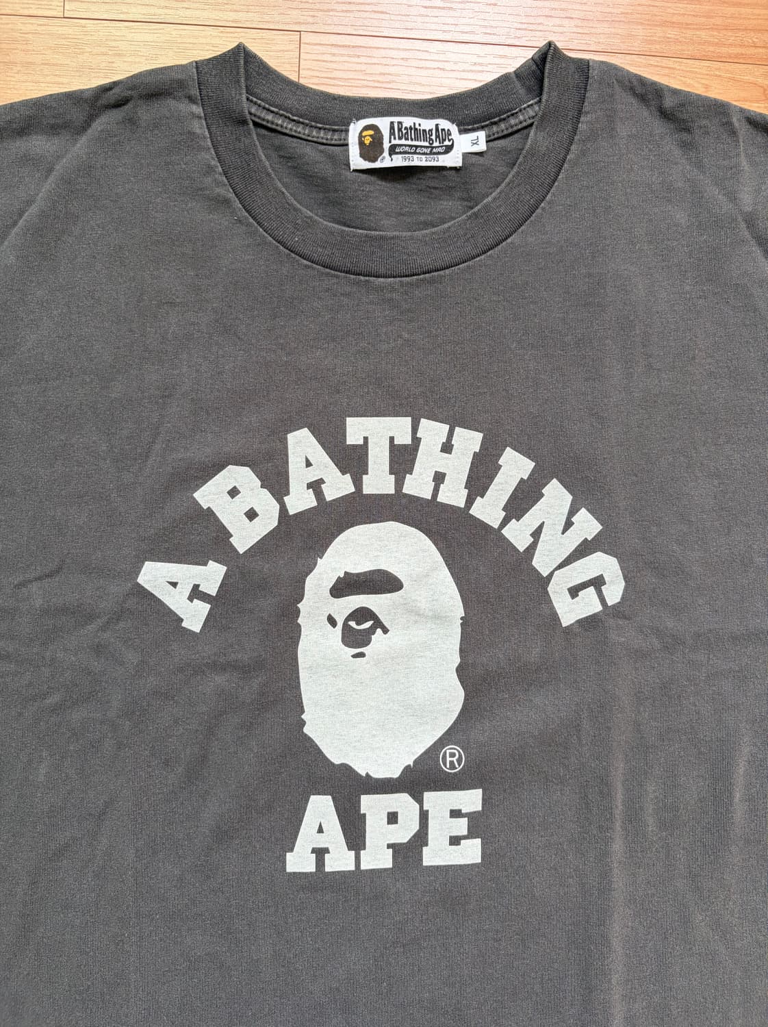 [XL] 베이프 피그먼트 다이드 컬리지 릴렉스드 핏 티셔츠 상품이미지2