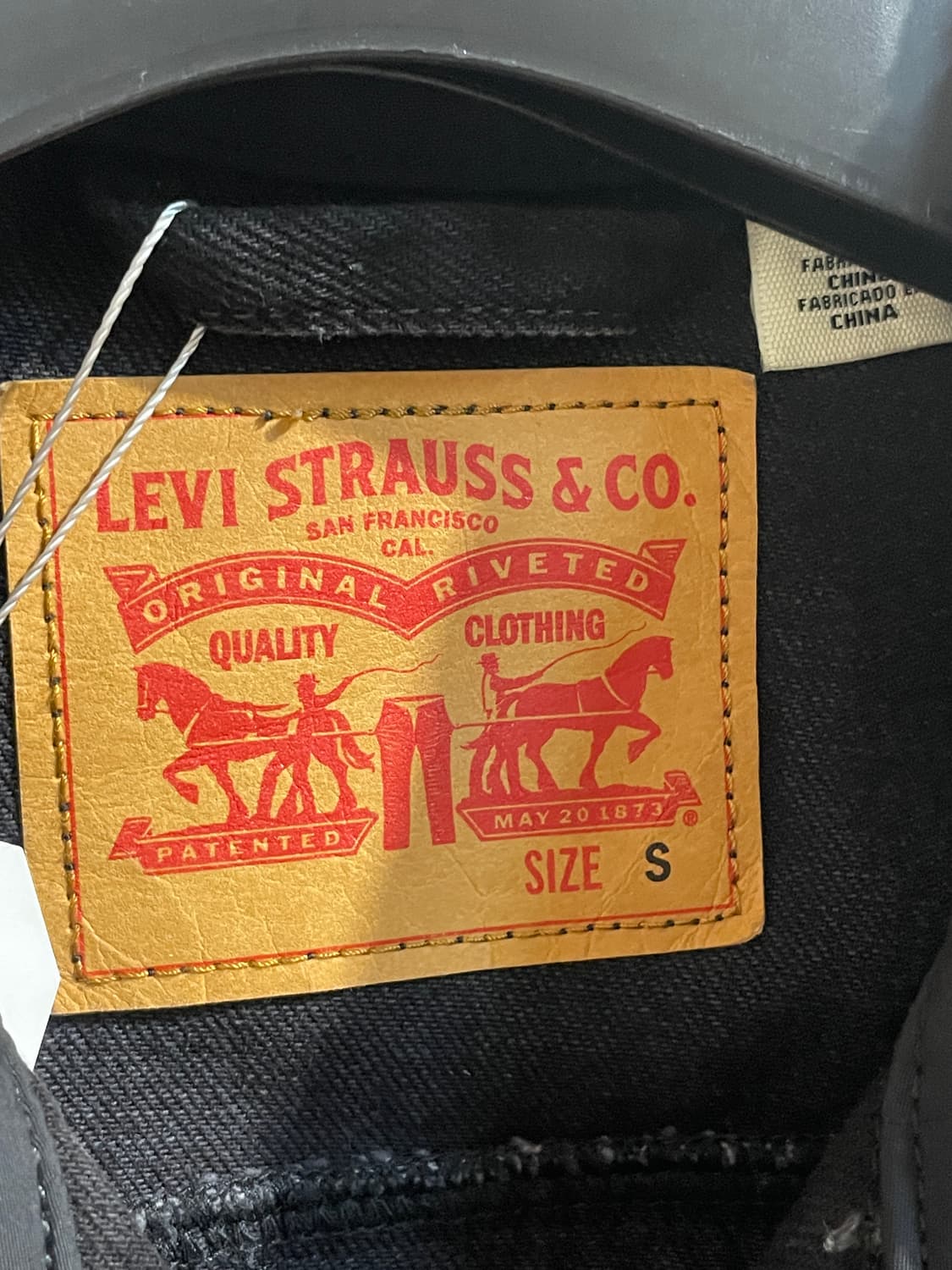  리바이스 블랙 트러커 자켓 상품이미지4