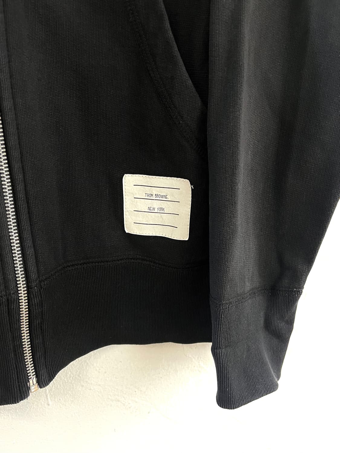 톰브라운 클래식 4선 후드 집업 상품이미지4