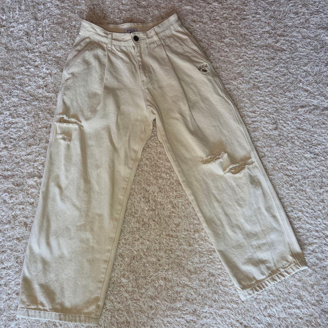 에이카화이트 데미지 핀턱 와이드 팬츠 상품이미지1