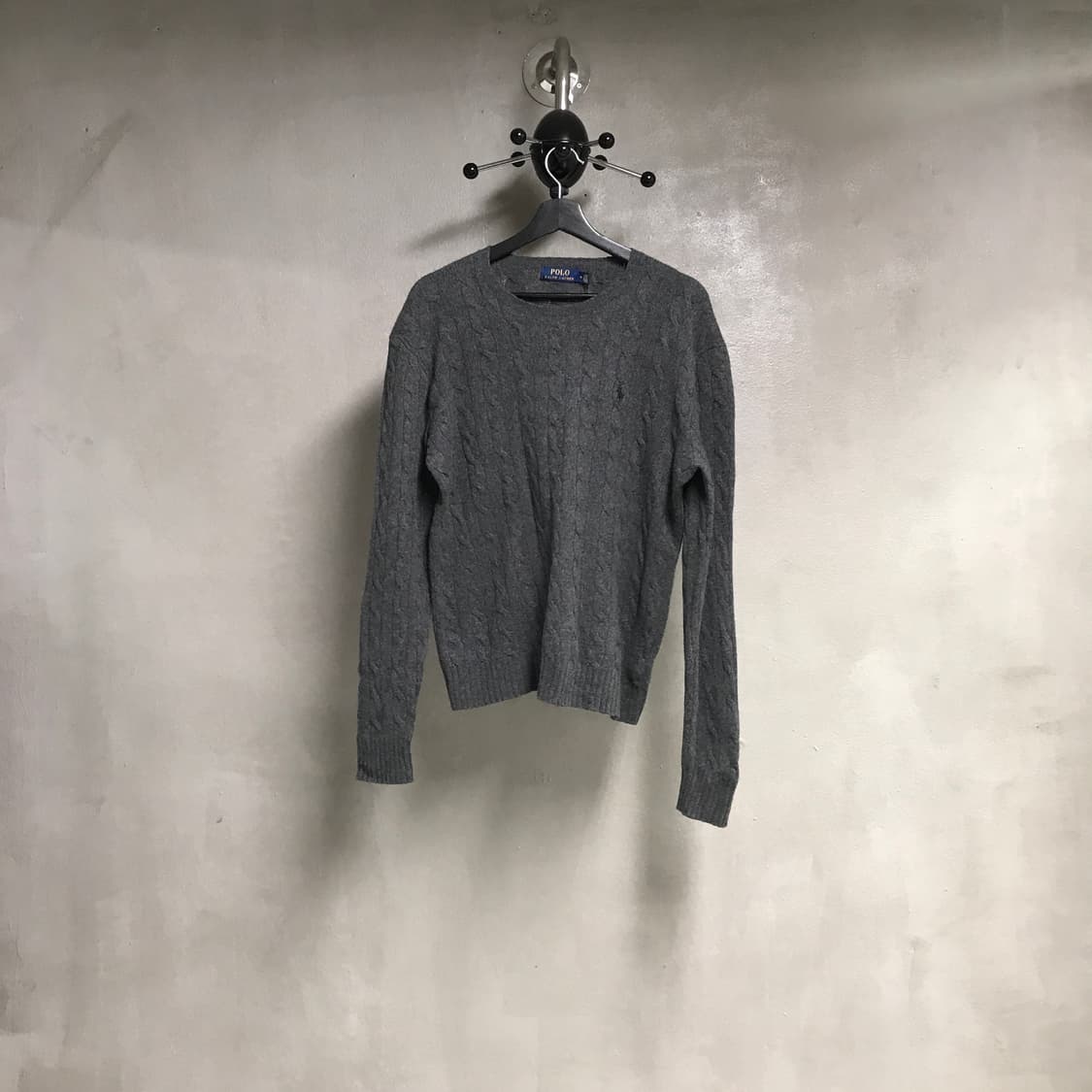 폴로 랄프로렌 케이블 니트 차콜 M 상품이미지1