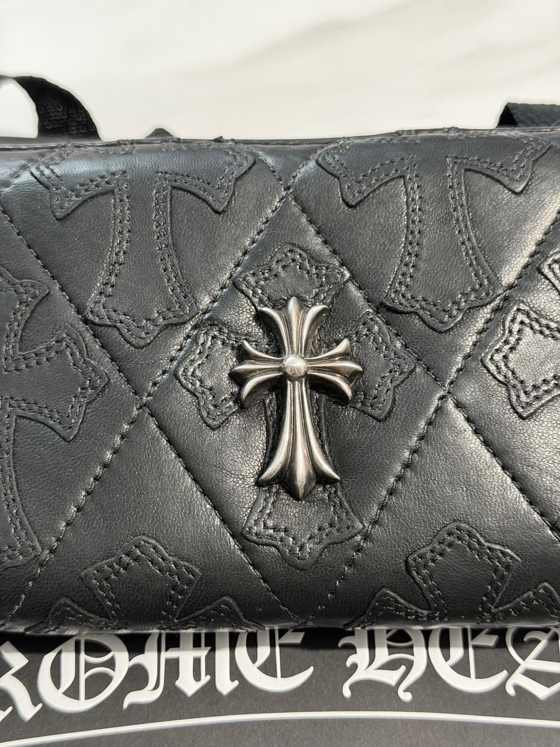 크롬하츠 레더패치 세메터리 크로스 참 장지갑 상품이미지2