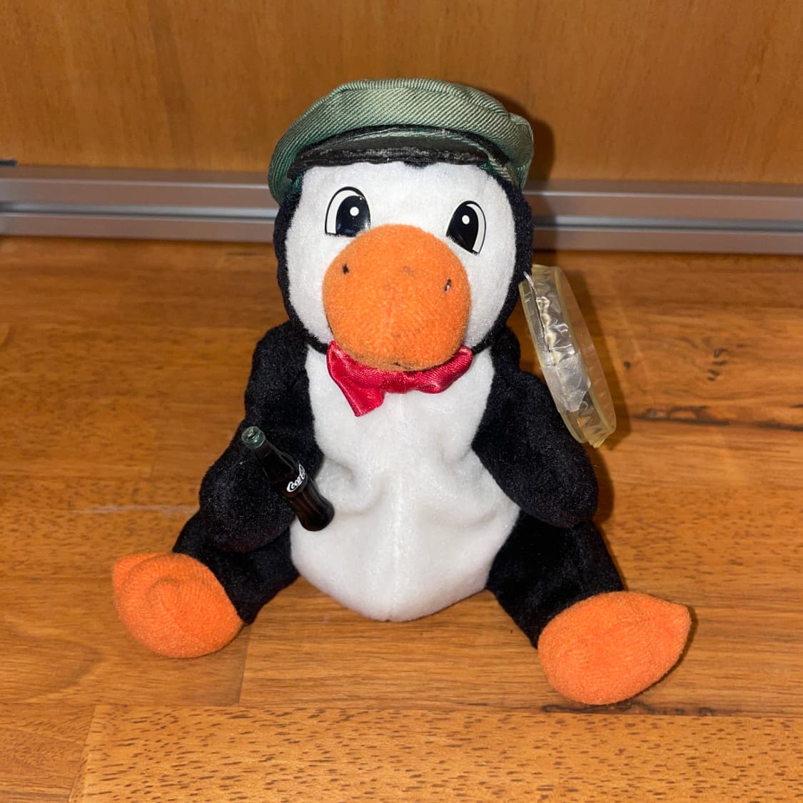 [Coca-Cola] Penguin Plush - Vintage Cap 상품이미지1