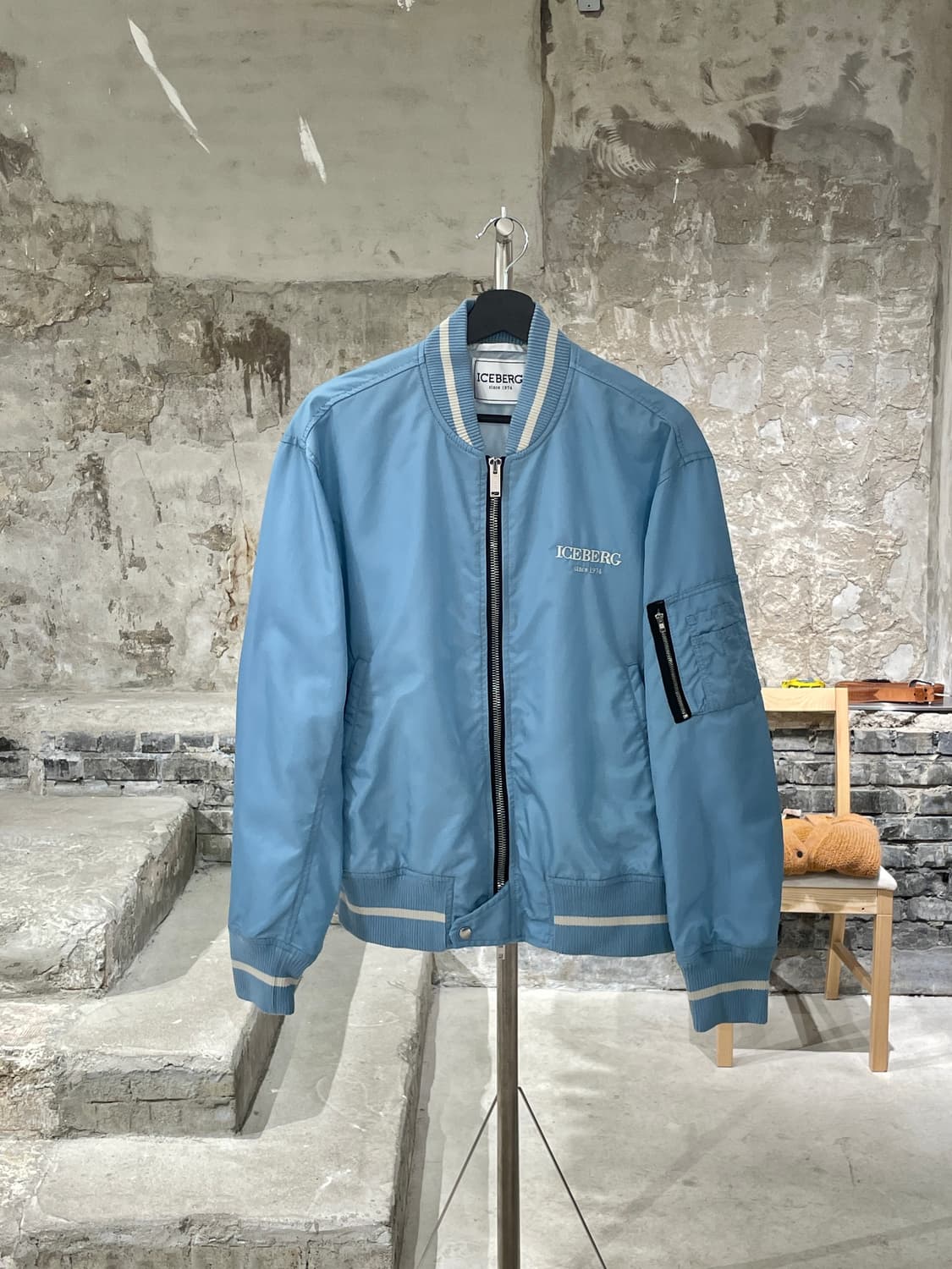 아이스버그 스카이 블루 유틸리티 봄버 자켓 상품이미지1