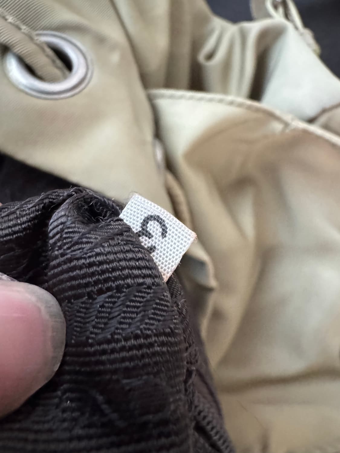 프라다 리나일론 백팩 포코노 투포켓 상품이미지7