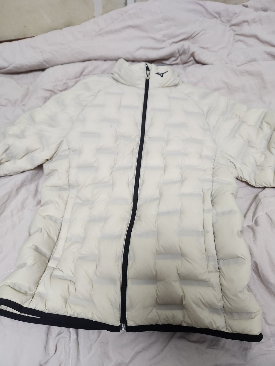 미즈노 경량패딩 상품이미지1