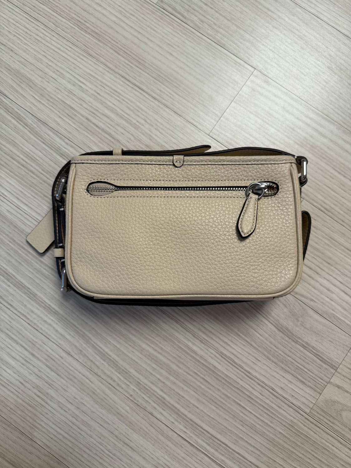 코치 벡 슬림크로스바디 새상품 상품이미지2