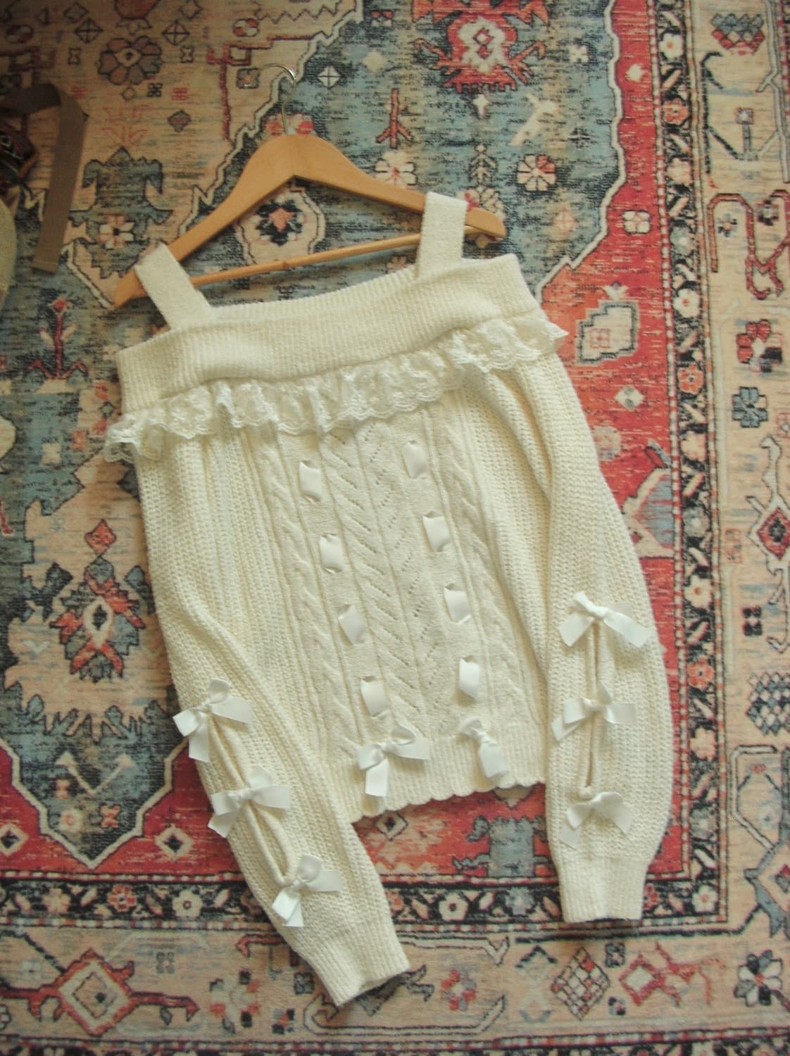 리즈리사 오프숄더 니트 상품이미지1