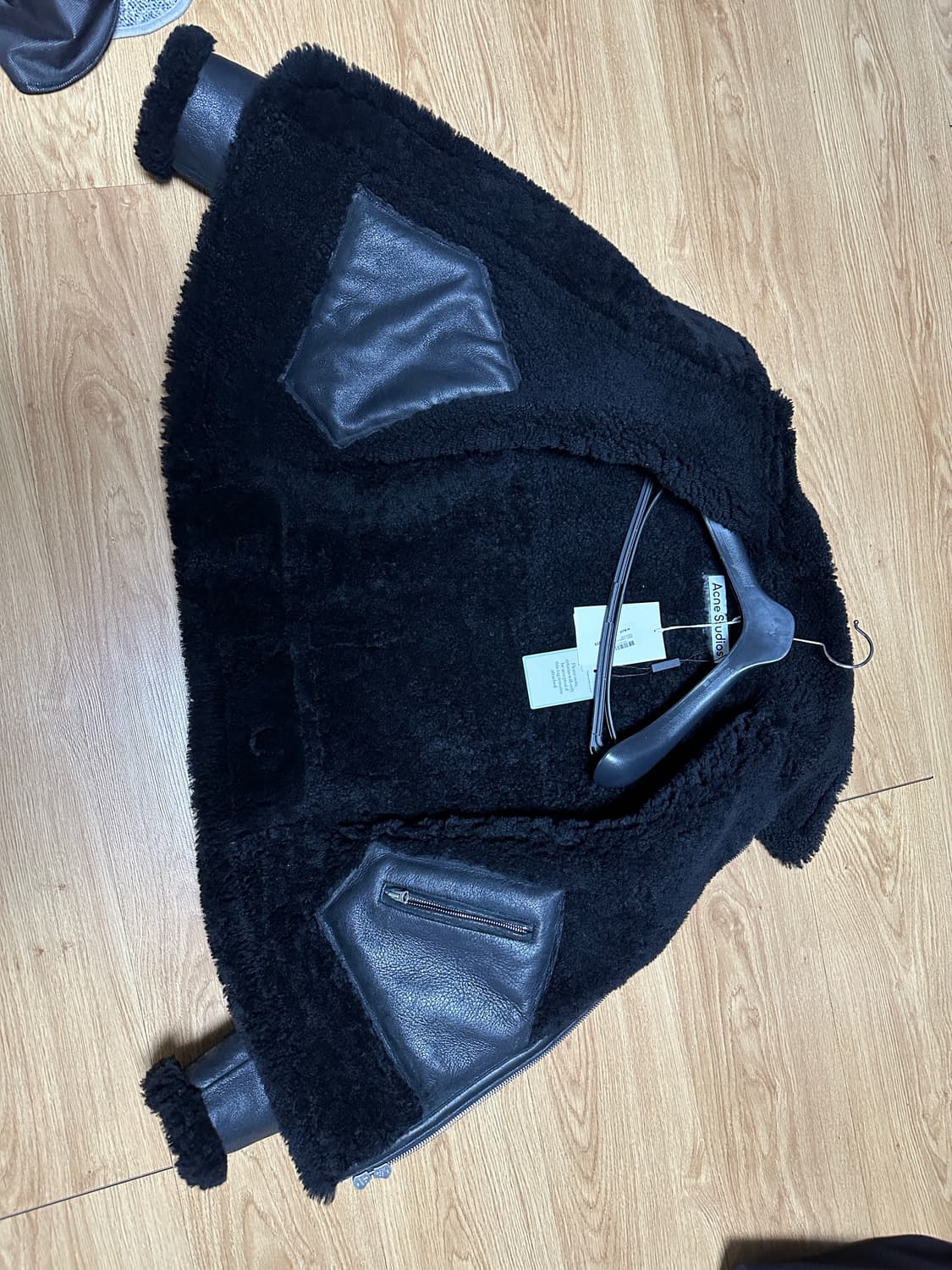 아크네 이안 무스탕  상품이미지4