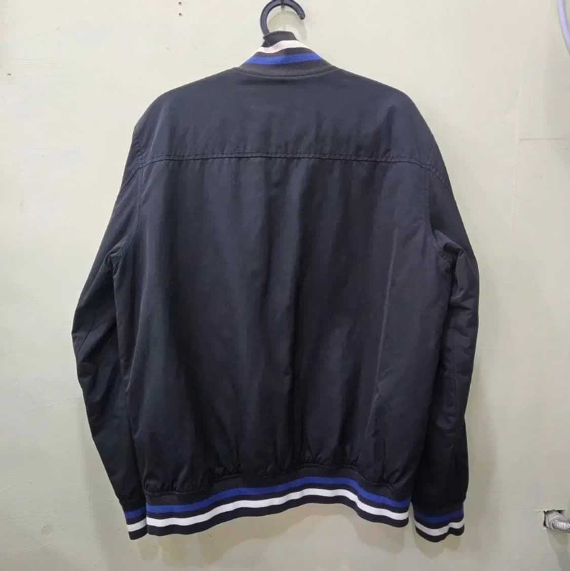 라코스테 퀼팅 블랙 봄버 자켓 상품이미지3