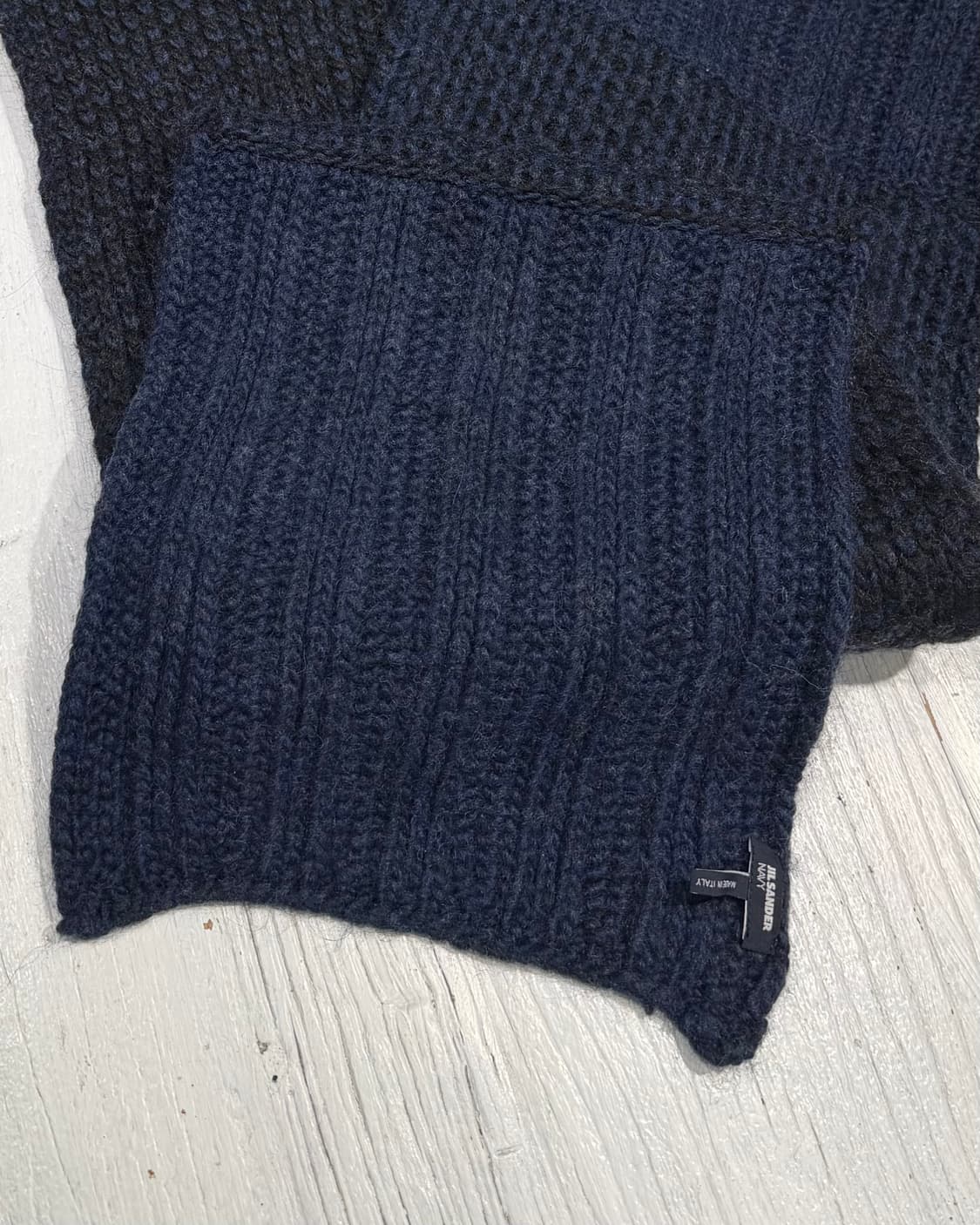 질샌더 네이비블루 배색 머플러 상품이미지4