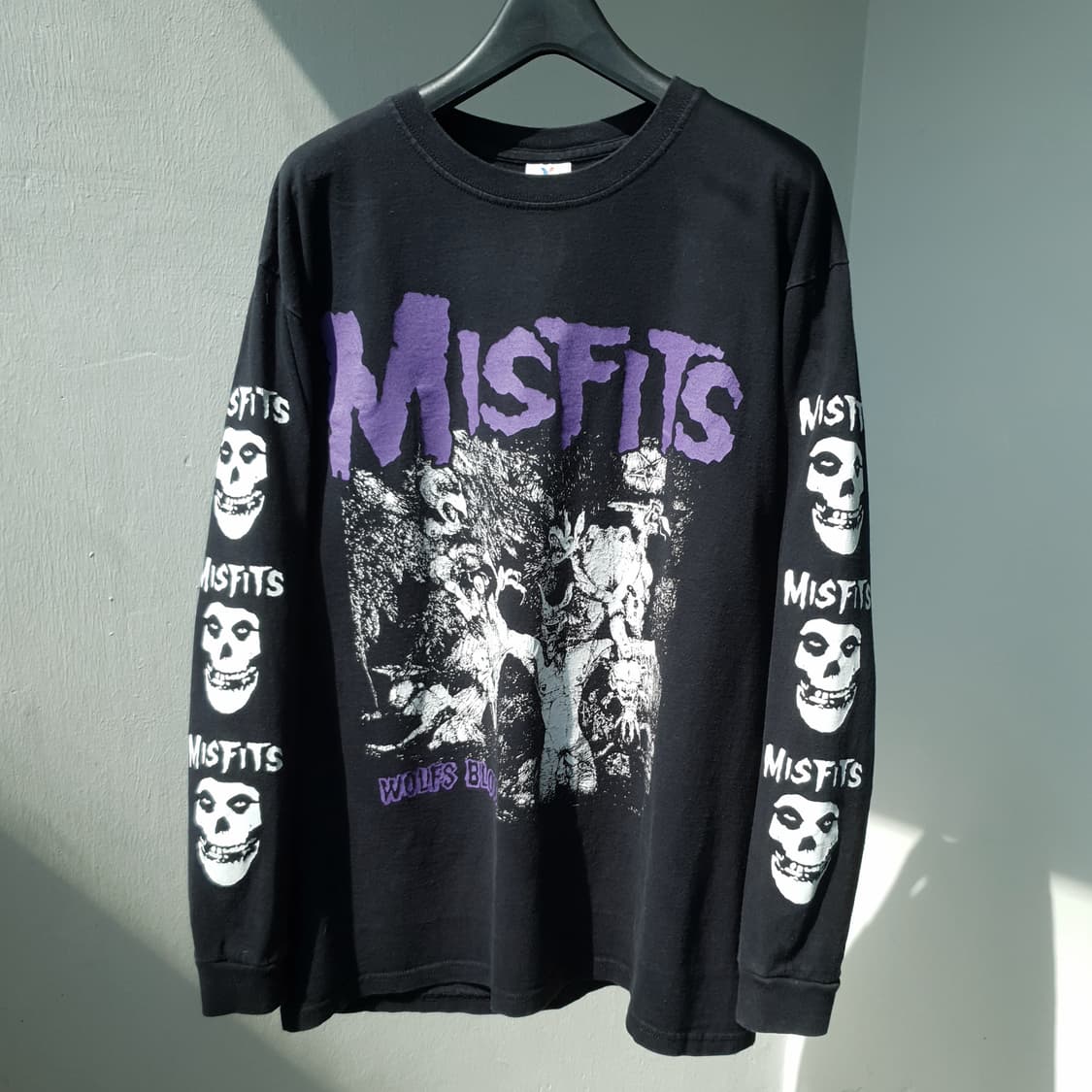 00s Misfits "Wolfs Blood" print L/S 상품이미지1