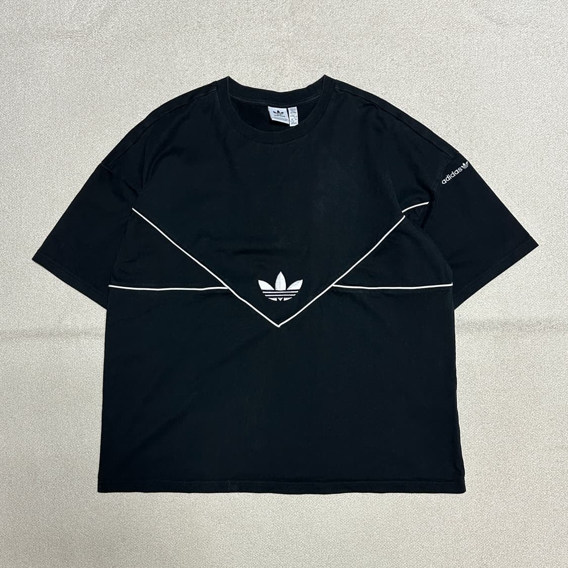 아디다스 반팔 티셔츠 상품이미지1