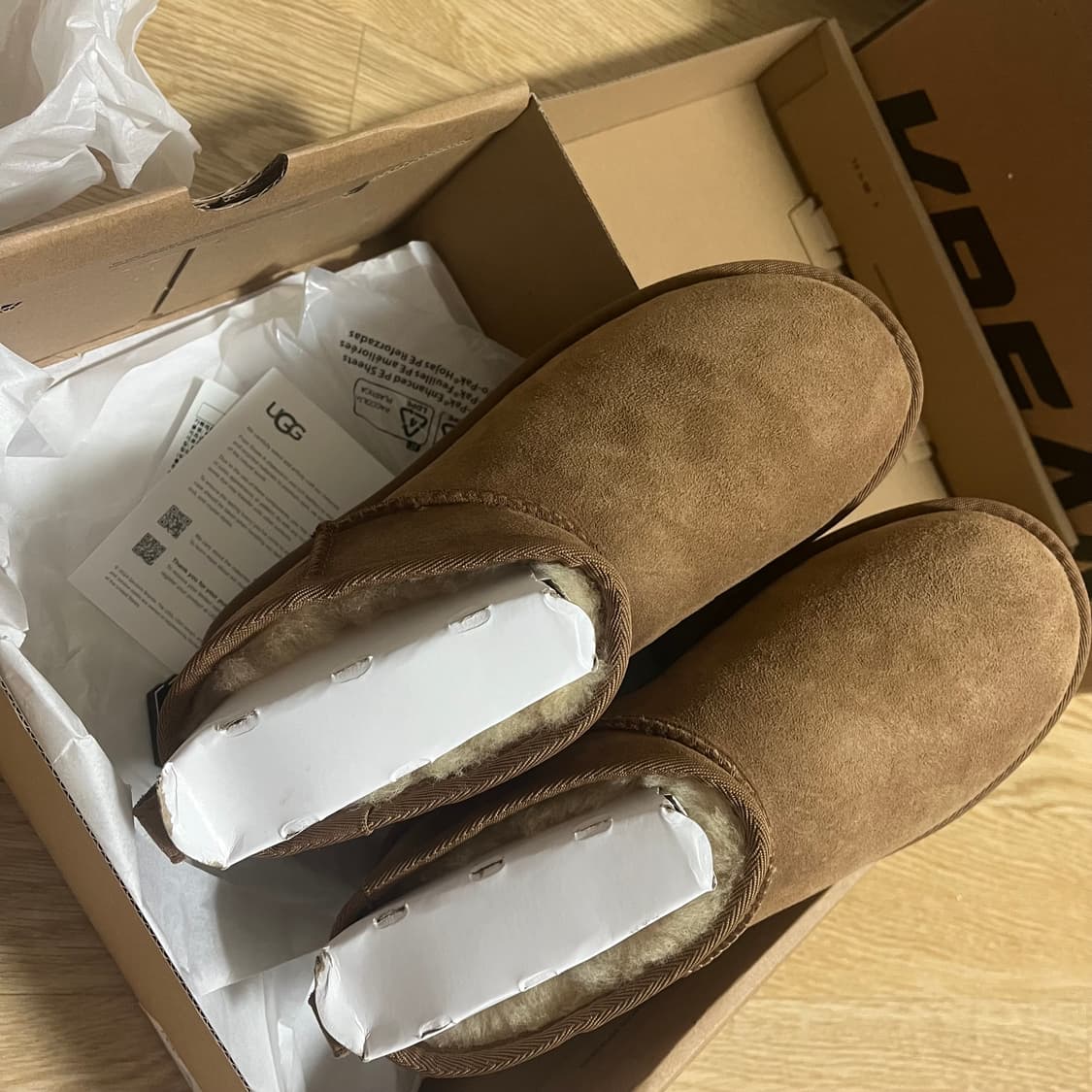 어그 클래식 울트라 미니 부츠 (W) 체스트넛 상품이미지1