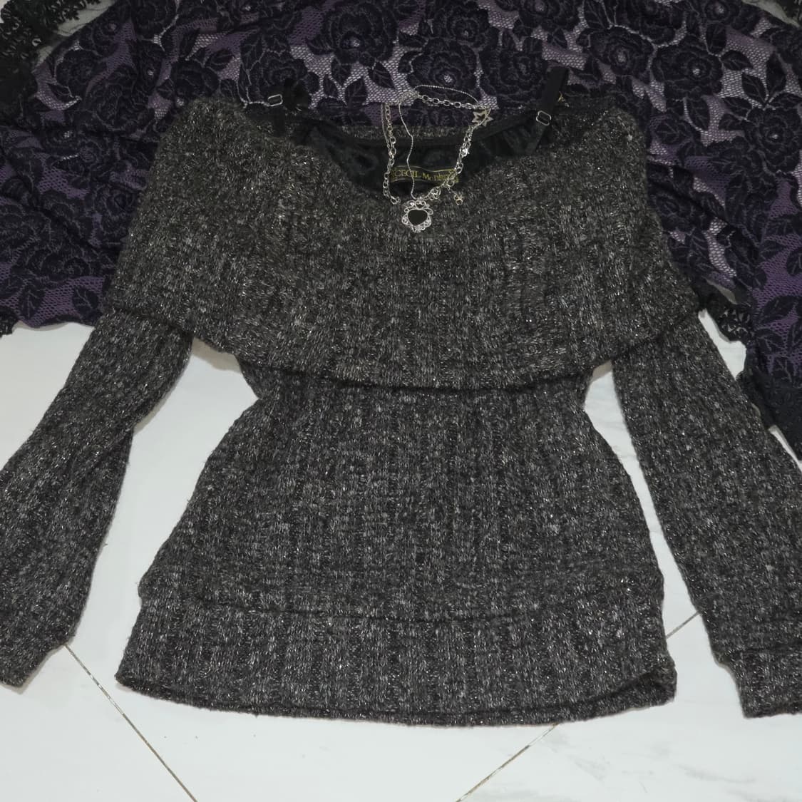 세실맥비)일본빈티지 고딕 오네갸루st 오프숄더 대대장 글리터 트위드니트 상품이미지1