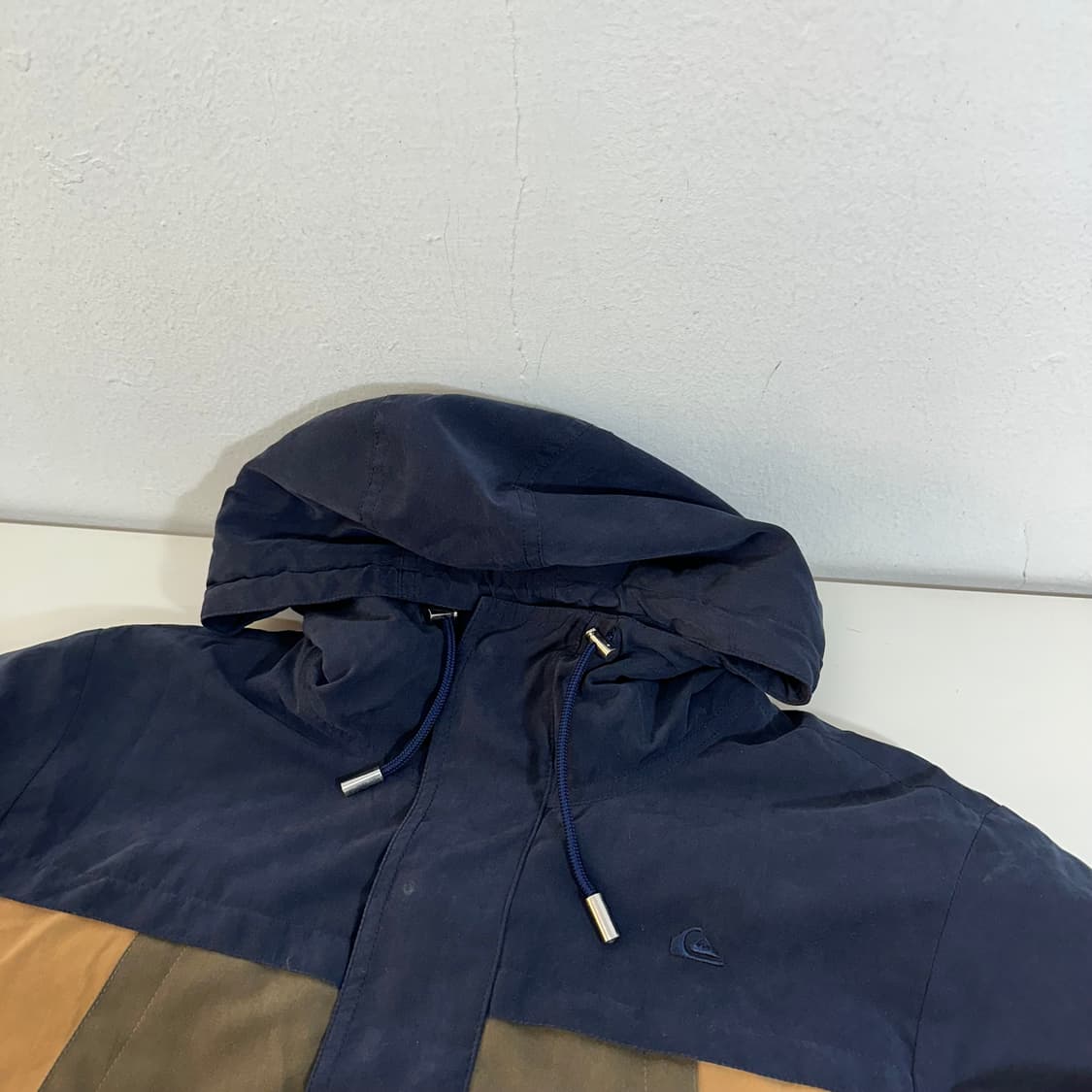 L 퀵실버 멀티컬러 기본로고 투웨이 누빔후드점퍼 상품이미지3