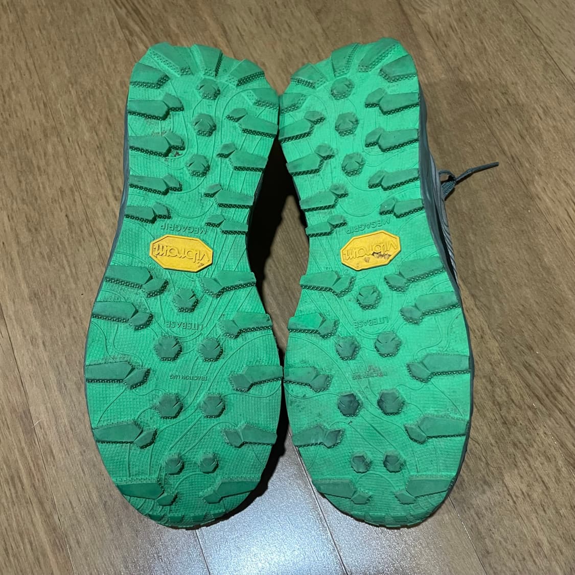 노말 토미르 2.0 그린 런닝화 260 상품이미지9