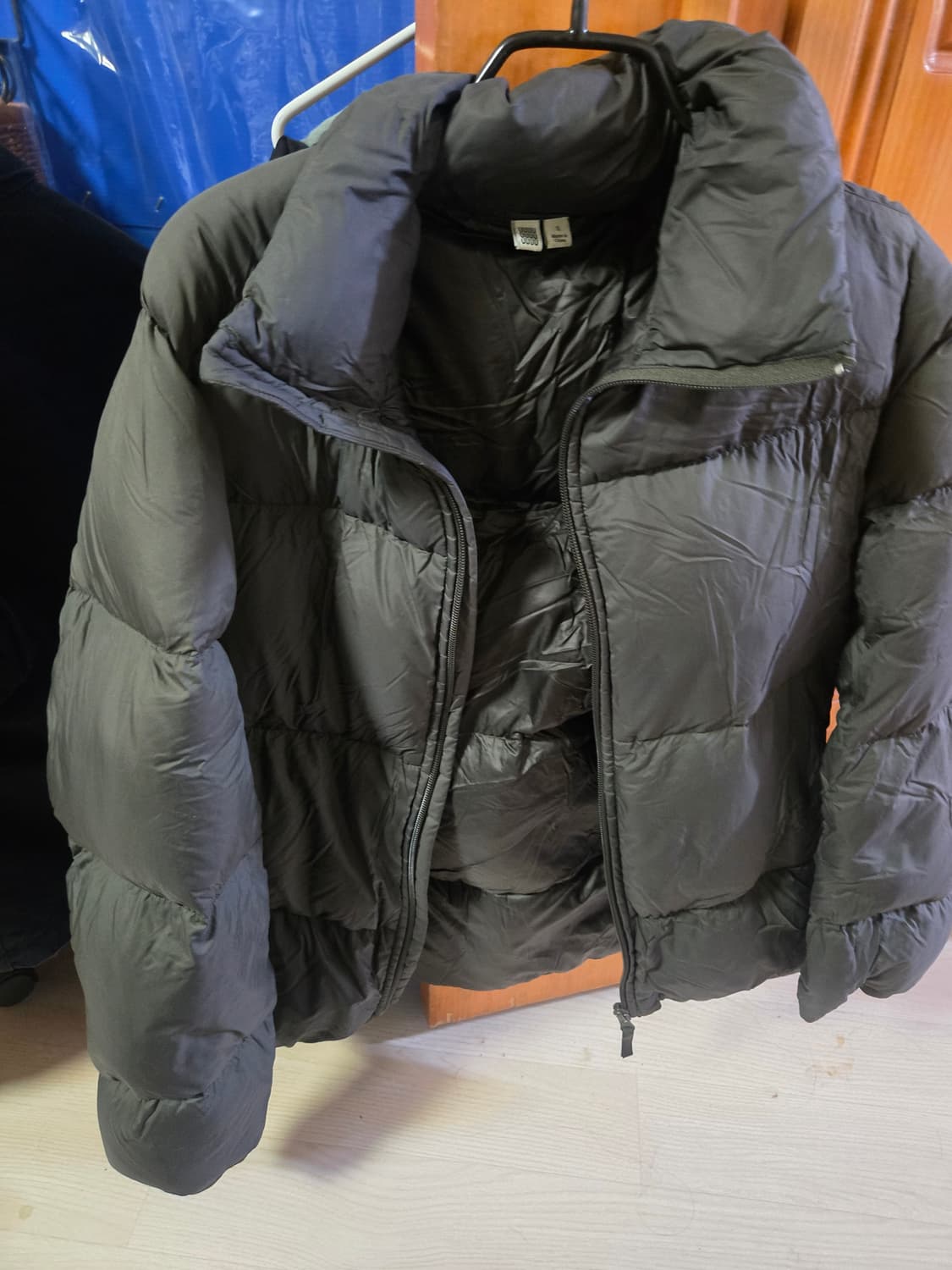 유니클로u 봉태규 패딩 올리브색 s 상품이미지4