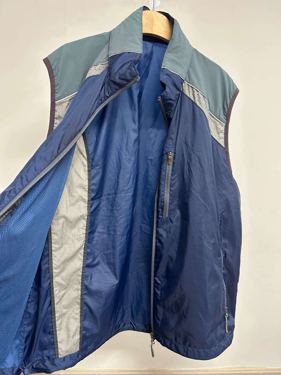 코오롱스포츠 남성 경량 조끼  105 상품이미지4