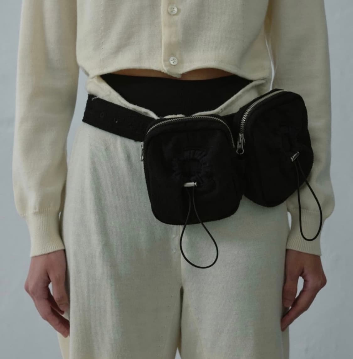 수집미학 벨트백 블랙 상품이미지1