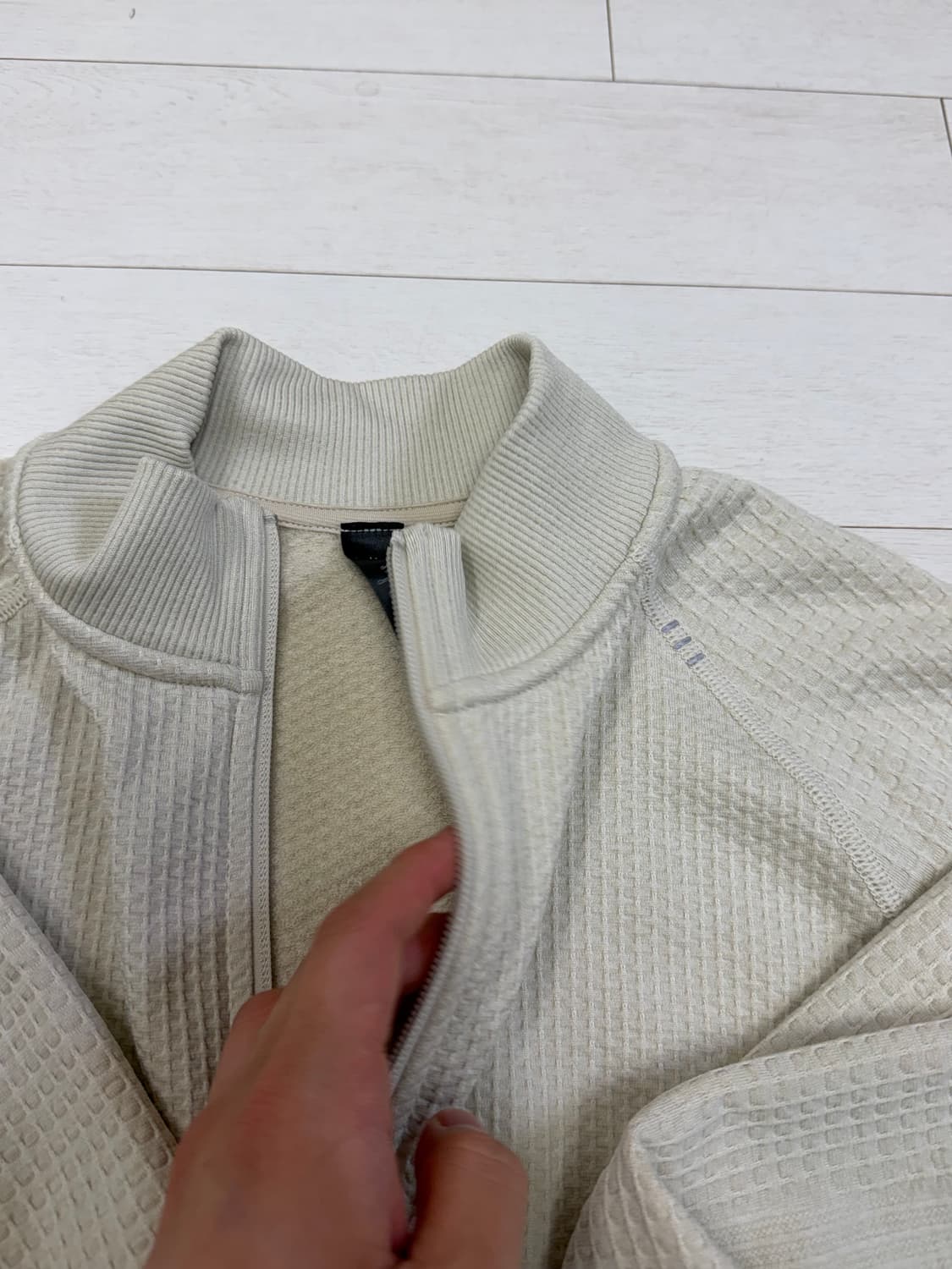 룰루레몬 자켓 M 사이즈  공홈가격 267,000원  말도안되는 가격에  상품이미지4