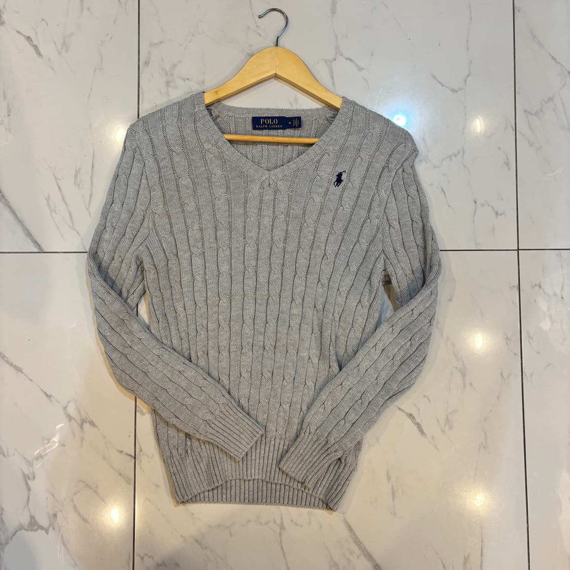 폴로 랄프로렌 브이넥 꽈배기 니트 그레이 M 상품이미지1