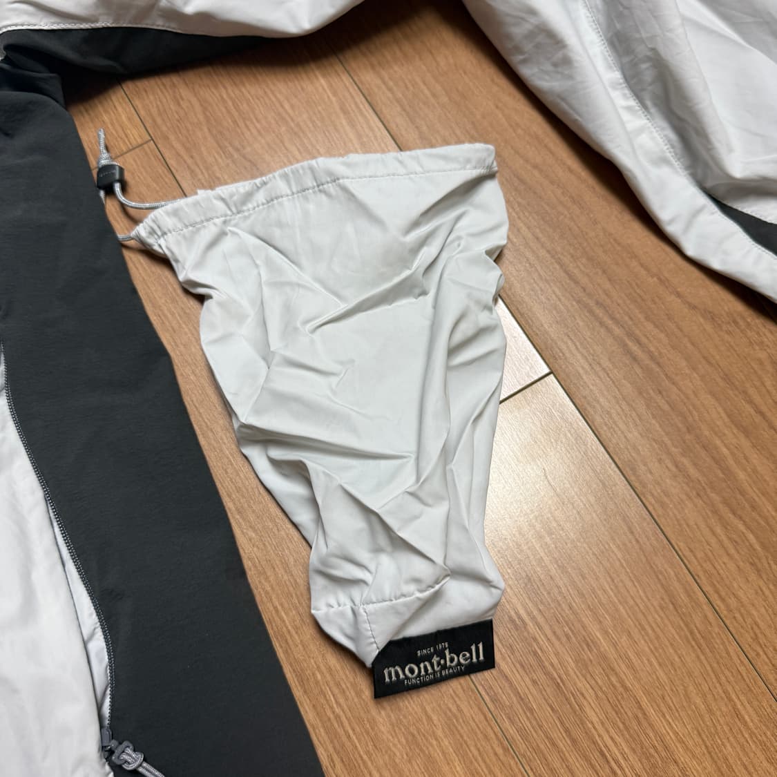 몽벨 바람막이 화이트 M사이즈 상품이미지2