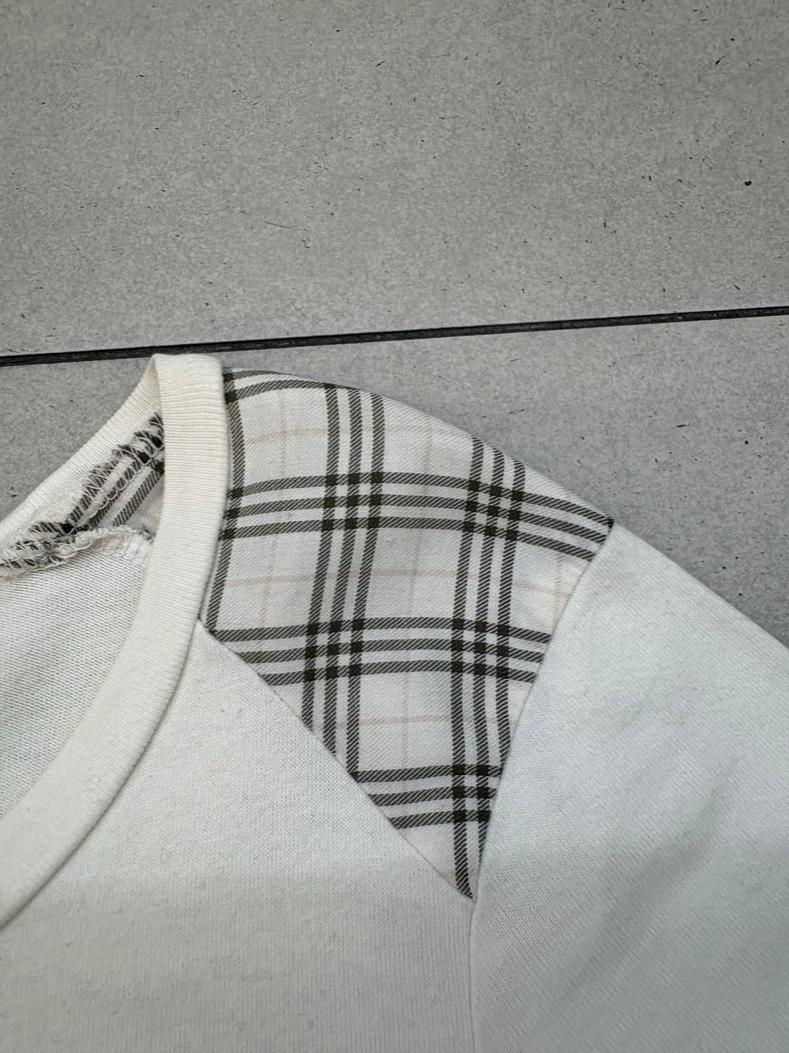 [ 38 ] 버버리 블루 라벨 숄더체크 티셔츠 상품이미지5