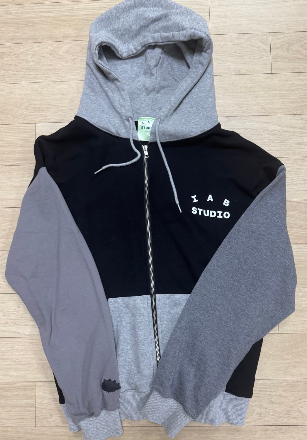 IAB Studio 아이앱 스튜디오 니니즈 후드집업 L 상품이미지2