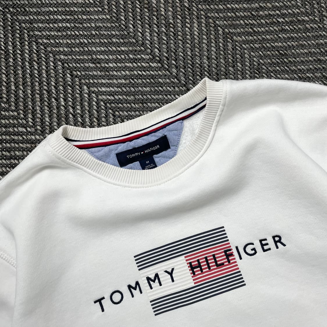 타미힐피거 스펠아웃 빅로고 화이트 맨투맨 y 5058 상품이미지5
