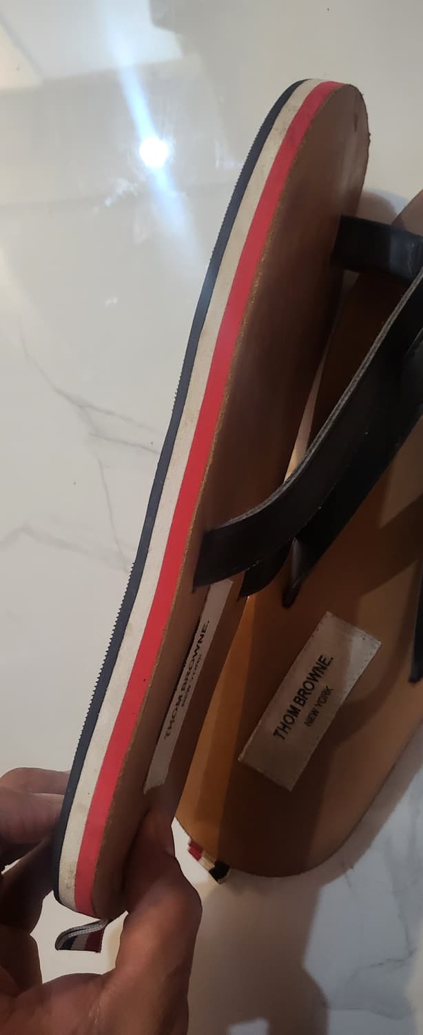 톰 브라운 스리퍼 275 상품이미지6