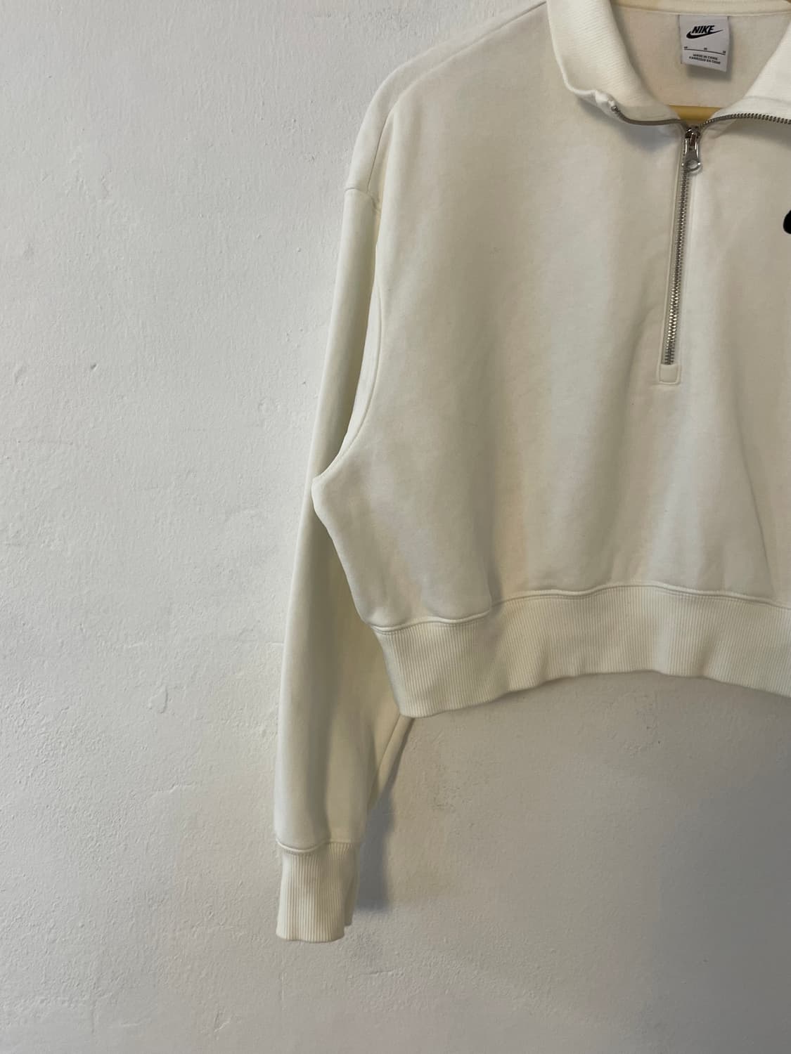 나이키 크롭 맨투맨  상품이미지2