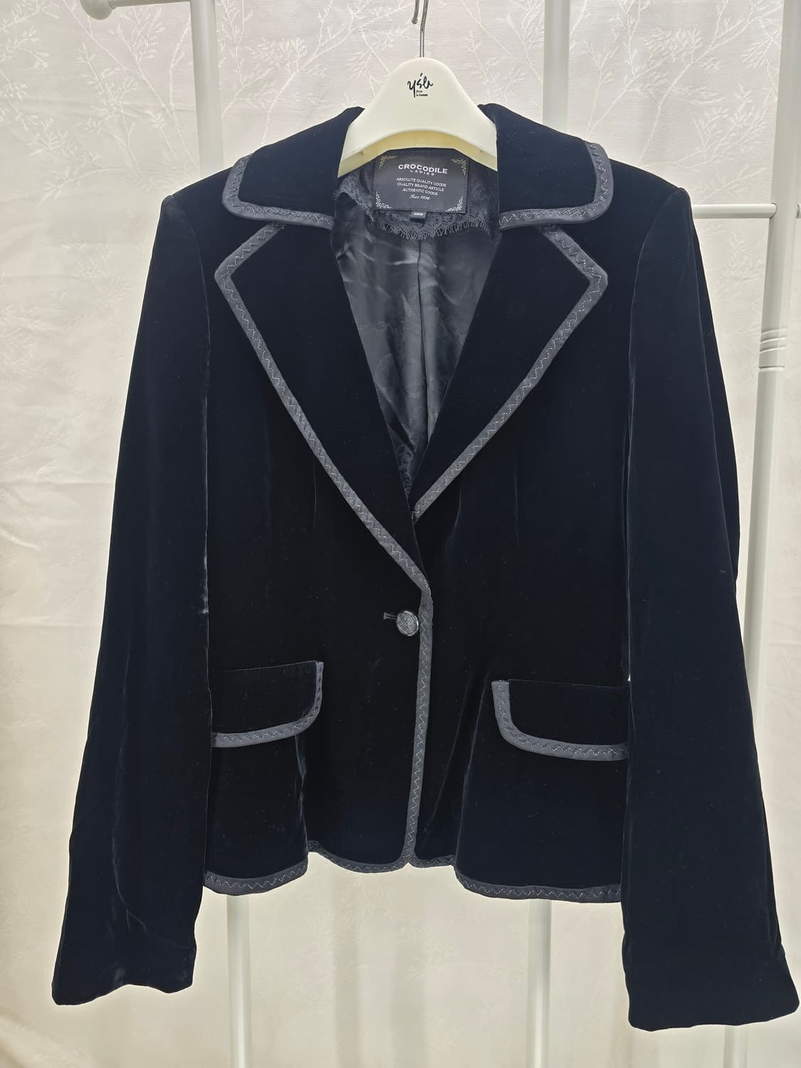 크로커다일 레이디스 벨벳 자켓 블랙 100 상품이미지2