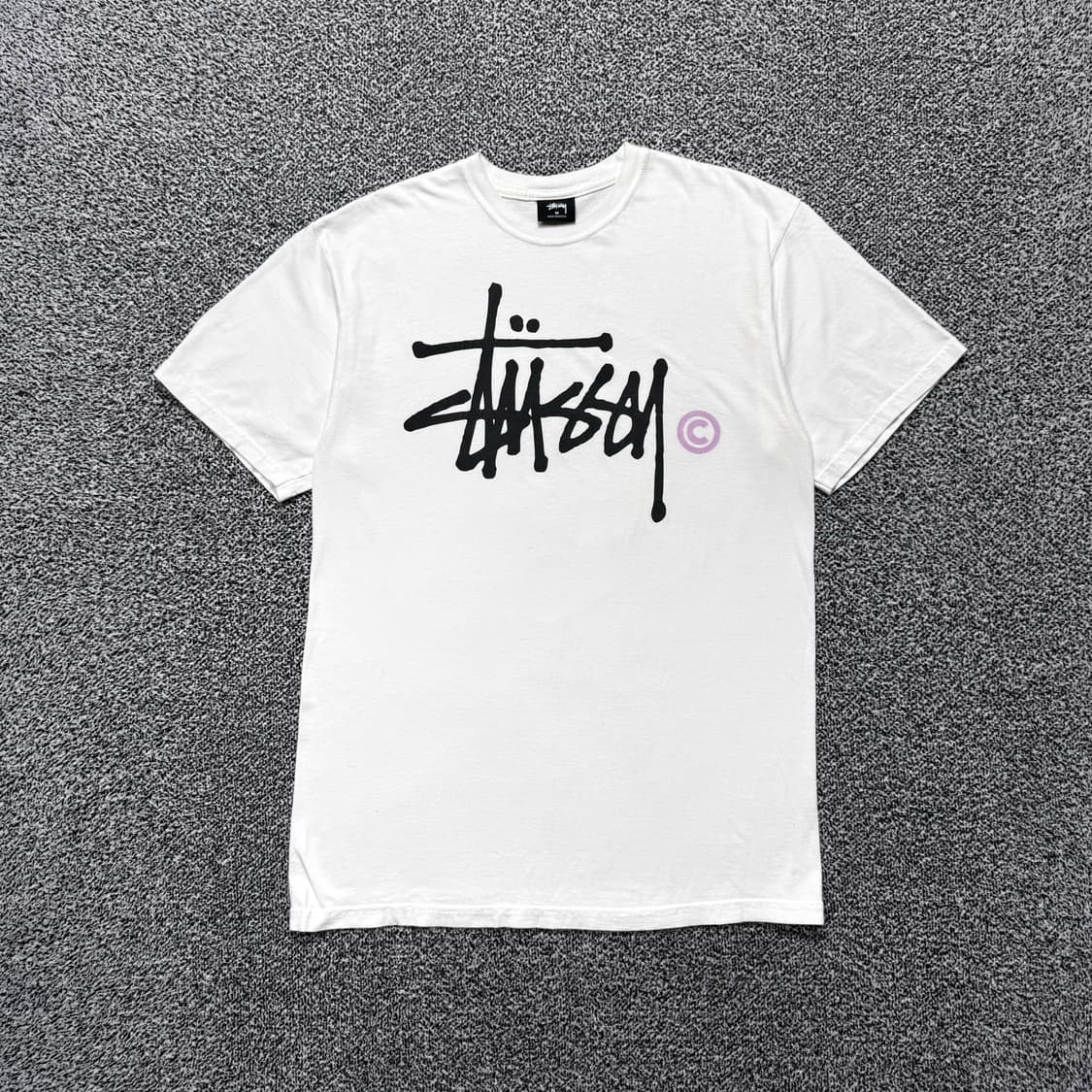 Name : 스투시 시그니처 빅로고 화이트컬러 반팔티 :)  상품이미지1